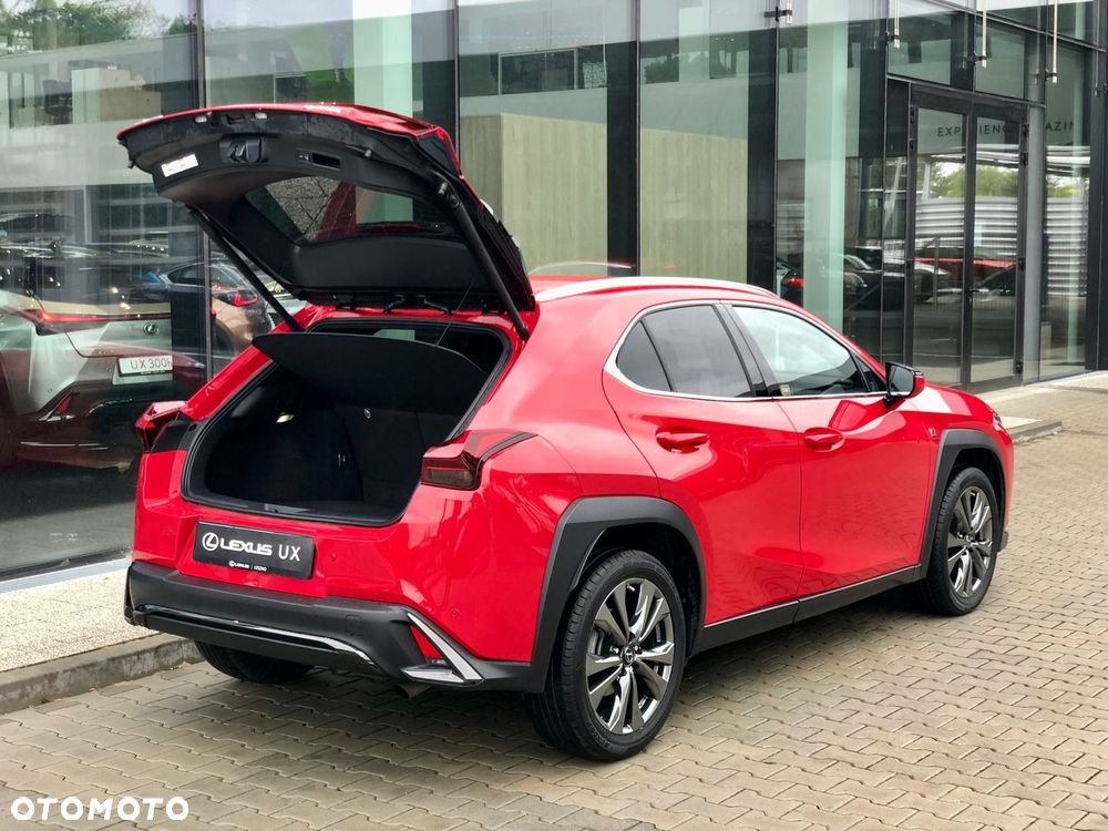 Lexus UX - 35