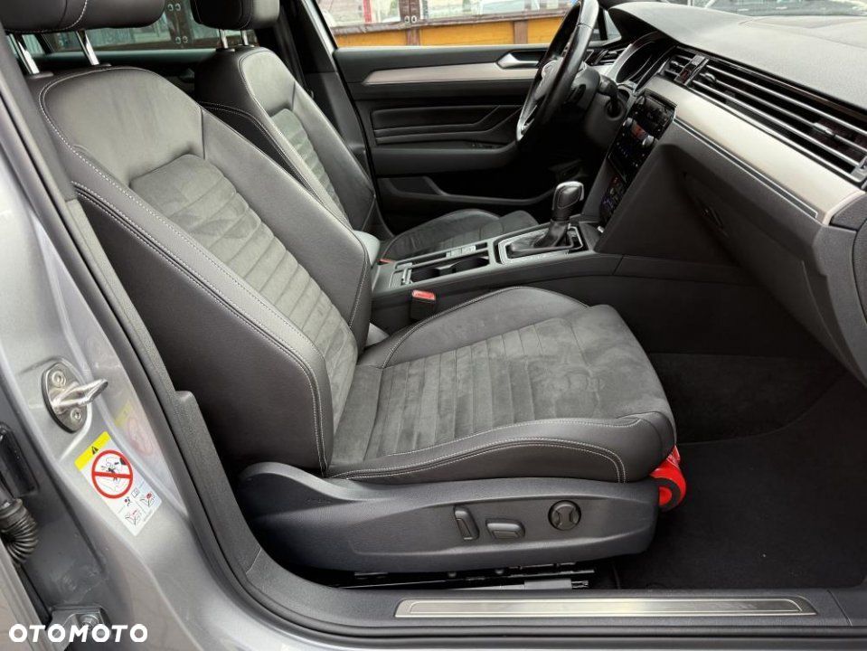 Volkswagen Passat - 12