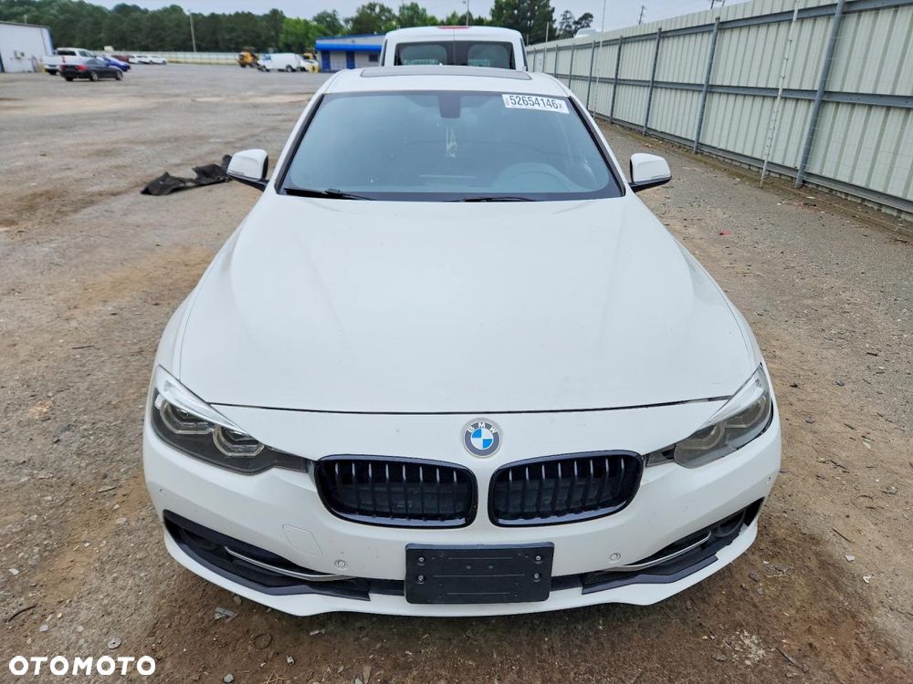 BMW Seria 3 330i M Sport - 5