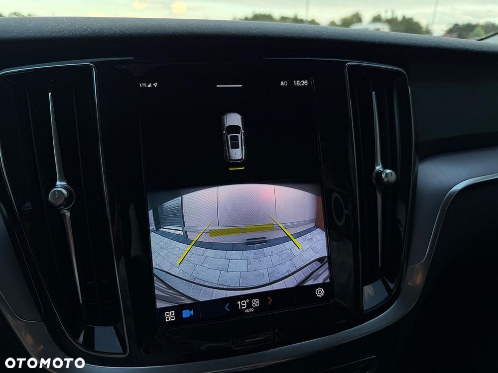 Volvo V60 B3 B Plus Dark - 17