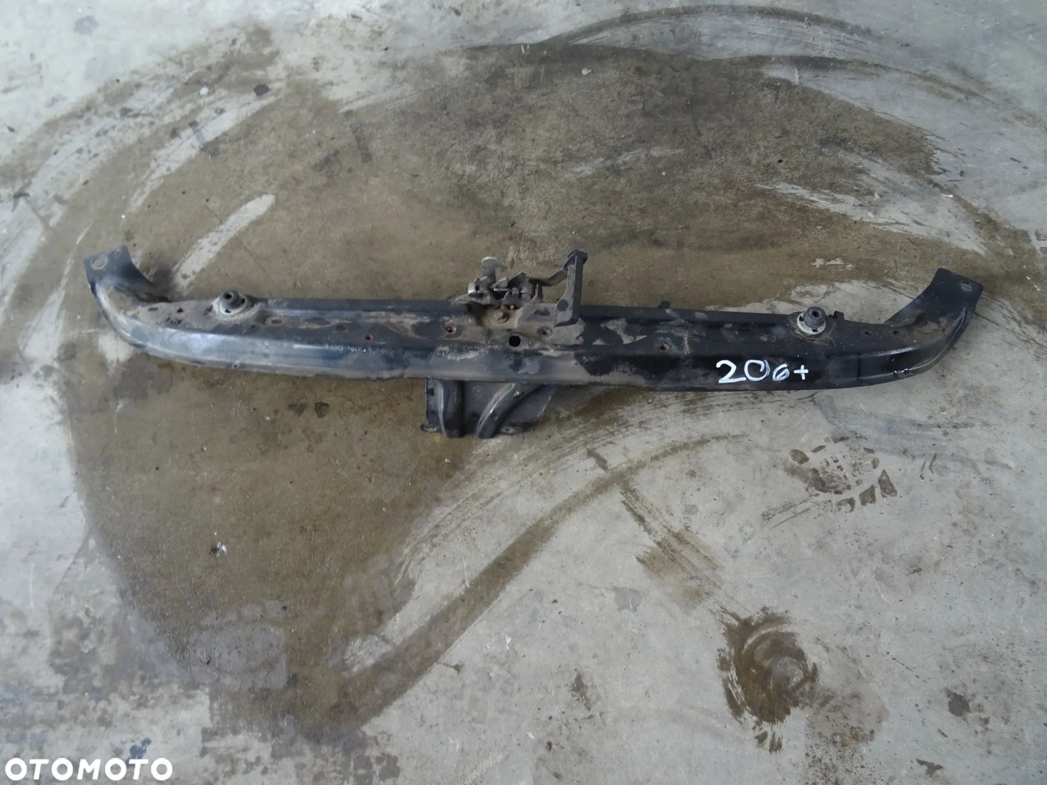 Pas przedni górny Peugeot 206+ - 1