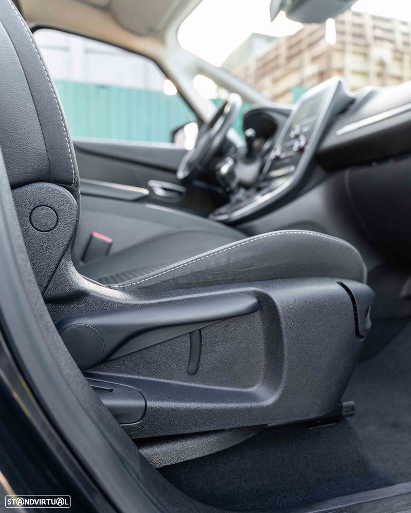 Renault Grand Scénic Energy dCi 110 S&S LIMITED - 29