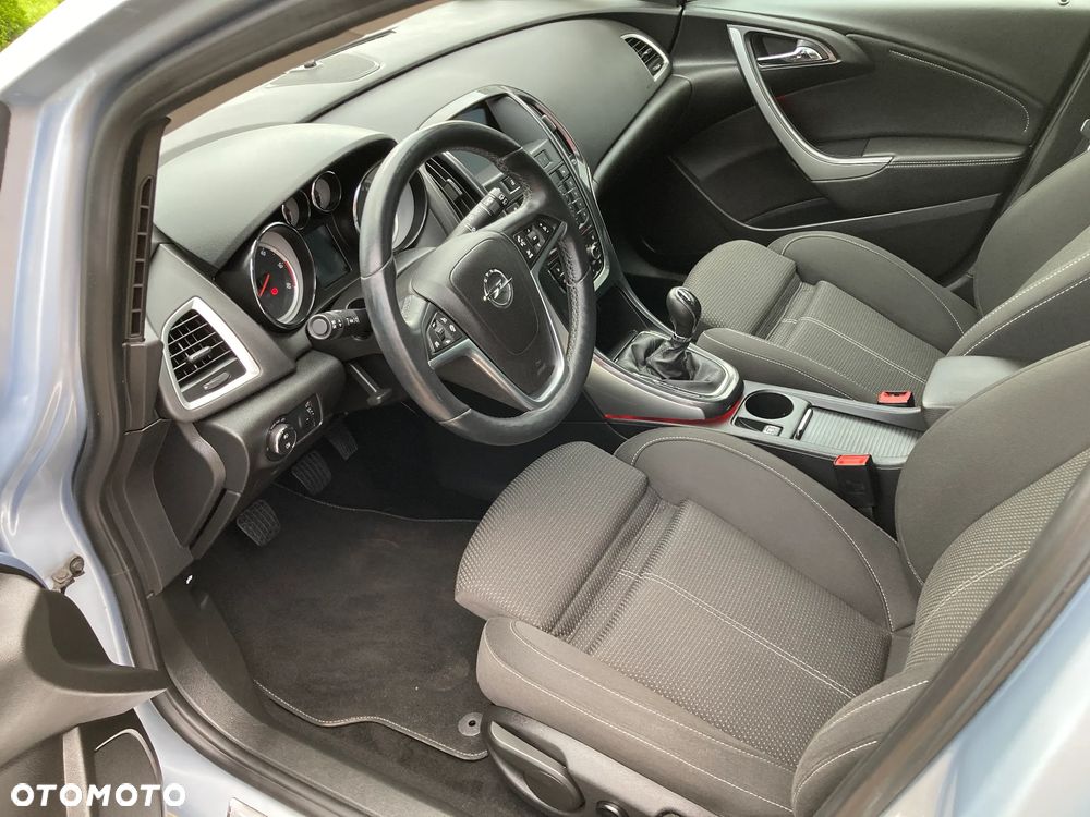 Opel Astra 2.0 CDTI Cosmo - 9