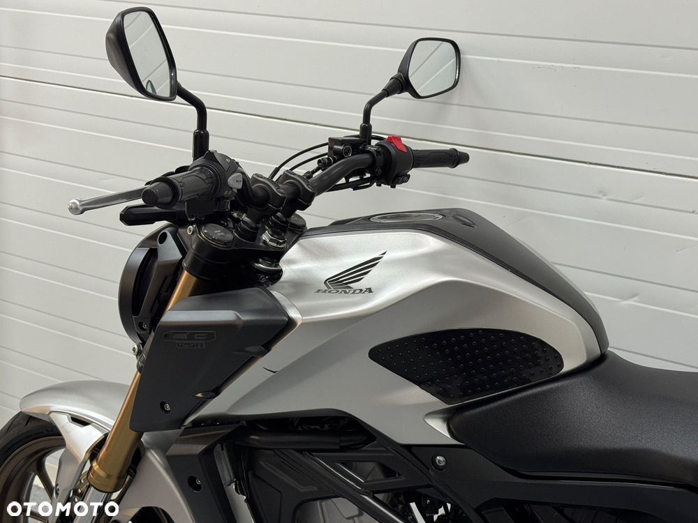 Honda CB - 16