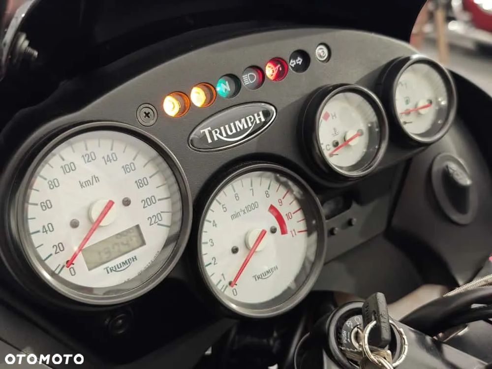 Triumph Tiger - 8