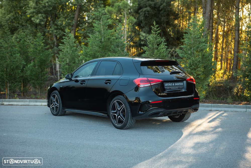 Mercedes-Benz A 250 e AMG Line - 12
