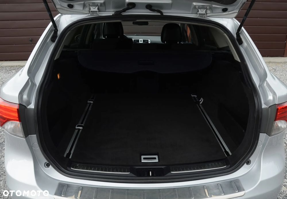 Toyota Avensis 2.0 D-4D - 10