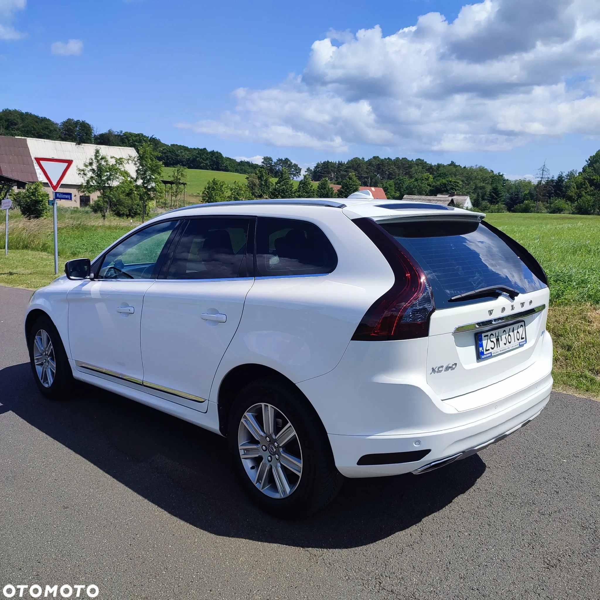 Volvo XC 60 D4 Drive-E Summum - 4