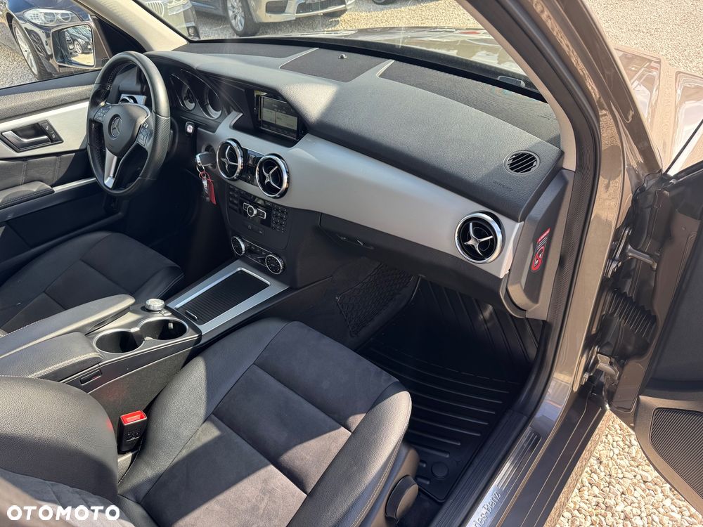 Mercedes-Benz GLK 250 CDI DPF 4Matic BlueEFFICIENCY 7G-TRONIC SPORT EDITION - 23