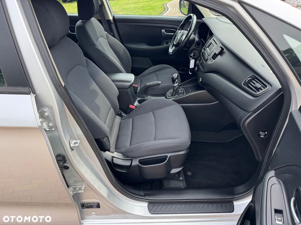 Kia Carens - 29