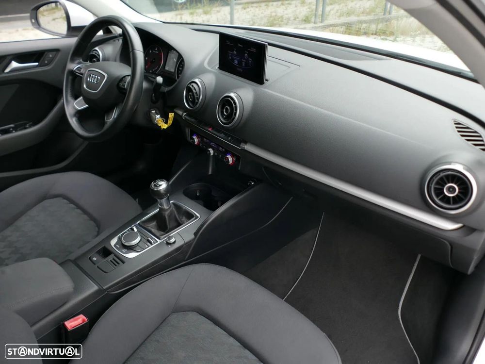 Audi A3 Sportback 1.6 TDI Advance Ultra - 27
