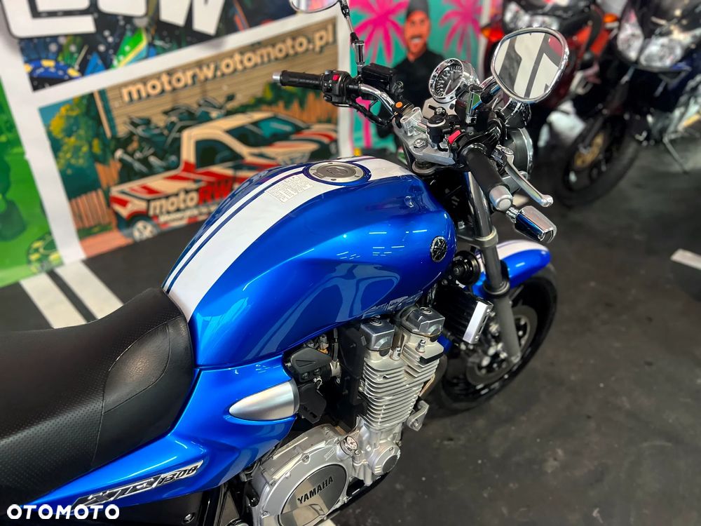 Yamaha XJR - 25
