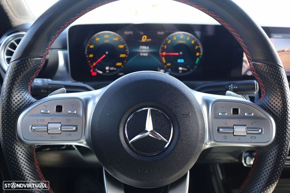 Mercedes-Benz A 250 Limousine e AMG Line - 23