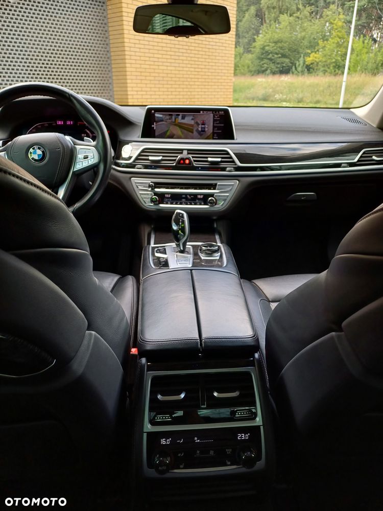 BMW Seria 7 740d xDrive - 18