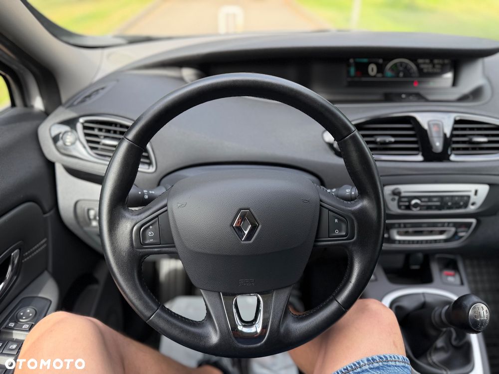 Renault Scenic ENERGY TCe 130 INTENS - 28