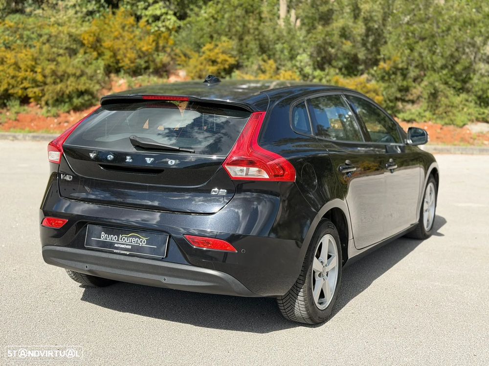 Volvo V40 D2 Momentum - 4