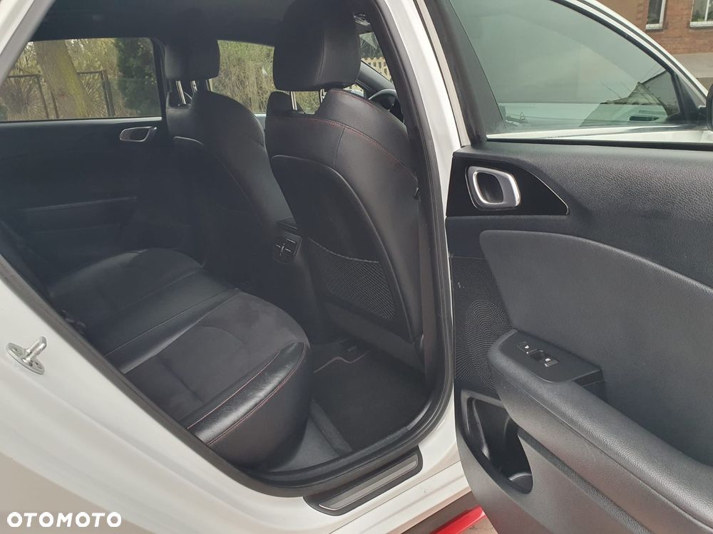 Kia ProCeed 1.6 T-GDI GT - 26