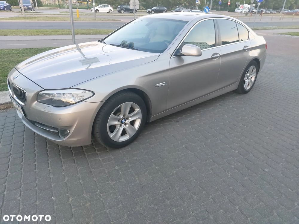 BMW Seria 5 528i xDrive - 3