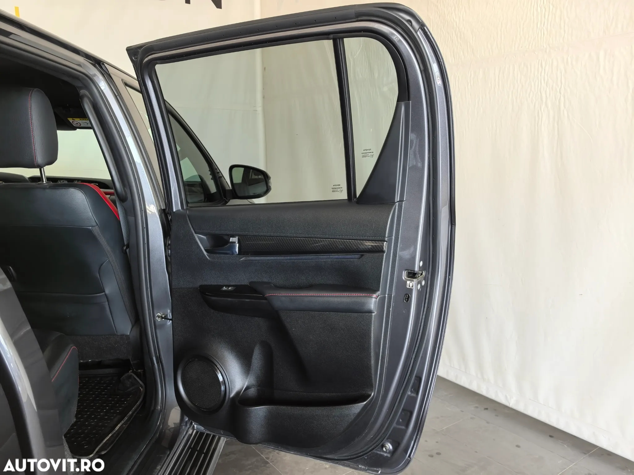 Toyota Hilux 2.8D 204CP 4x4 Double Cab AT GR Sport - 27
