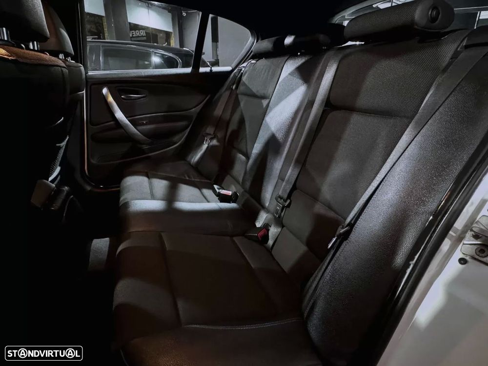 BMW 118 d Pack M - 10