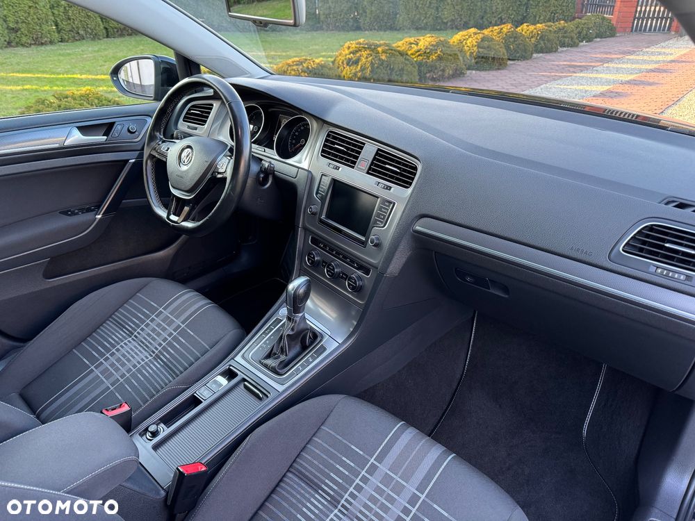 Volkswagen Golf 2.0 TDI BlueMotion Technology DSG Lounge - 17