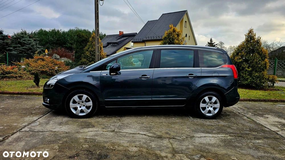 Peugeot 5008 - 8