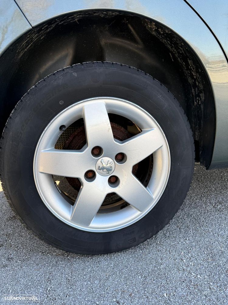 Peugeot 207 1.4 16V Active - 6