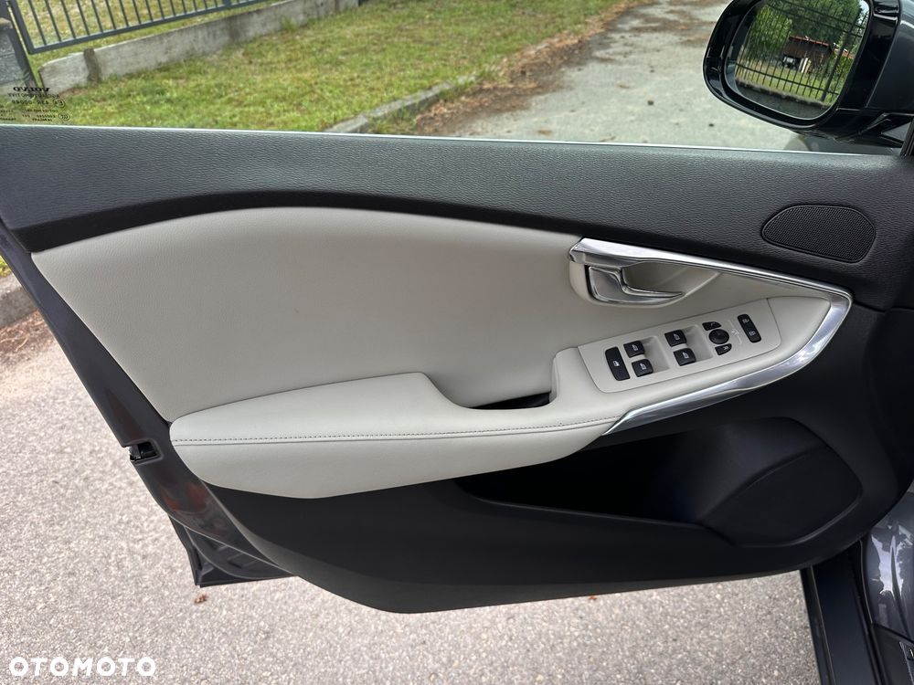 Volvo V40 D2 Summum - 20