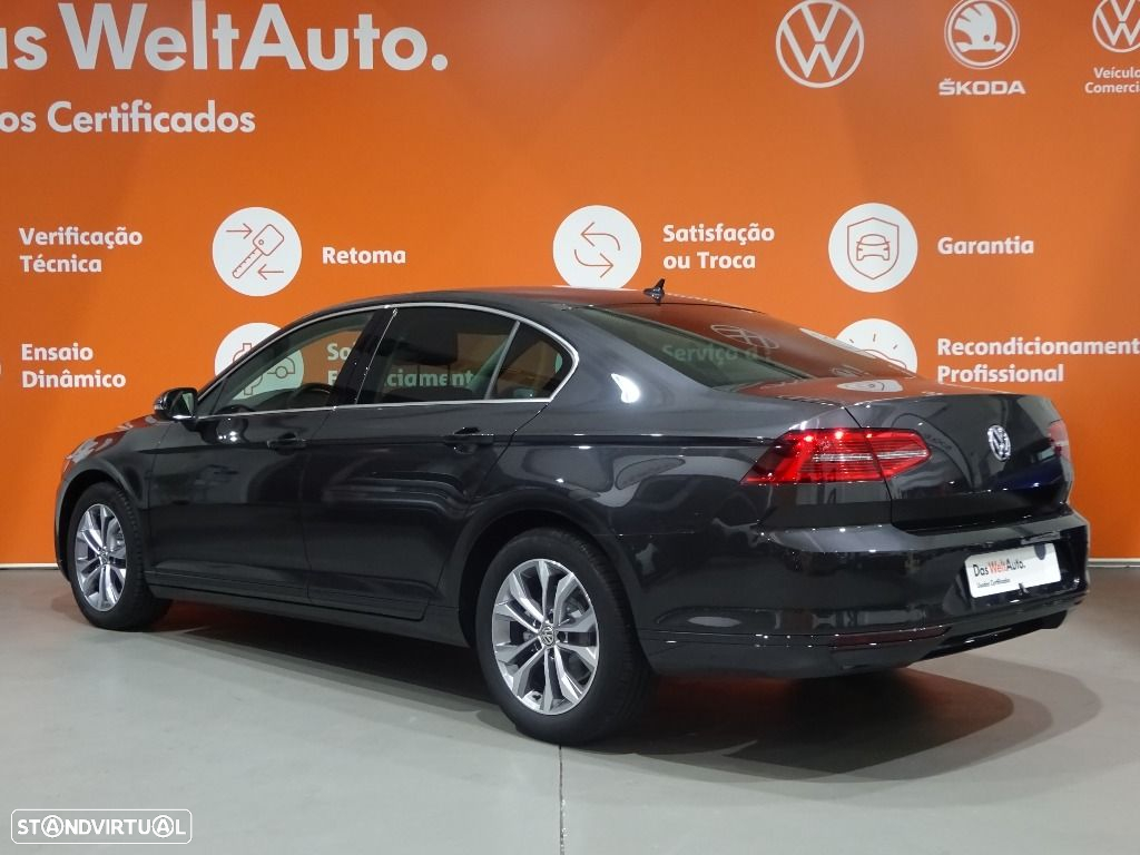VW Passat 1.6 TDI Business P.DSG - 3