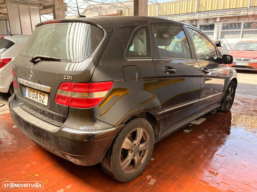 Mercedes-Benz B 180 CDI - 15