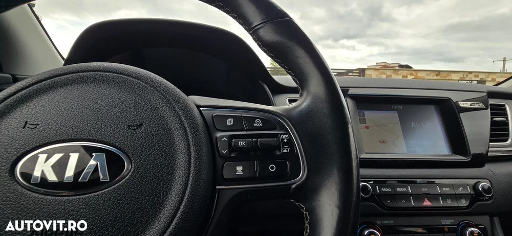 Kia Niro 1.6 GDI 2WD Aut. Vision - 27