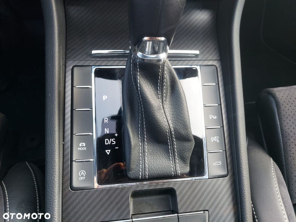 Skoda Superb 2.0 TDI DSG Sportline - 26