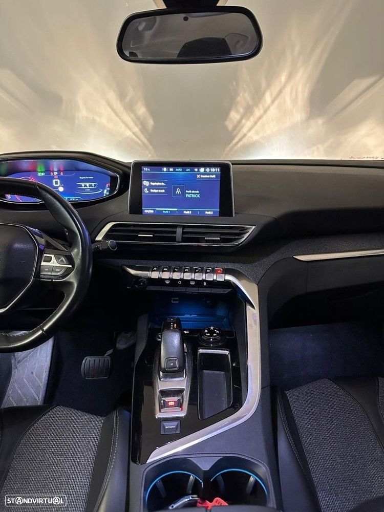 Peugeot 3008 1.2 PureTech Allure EAT6 - 8