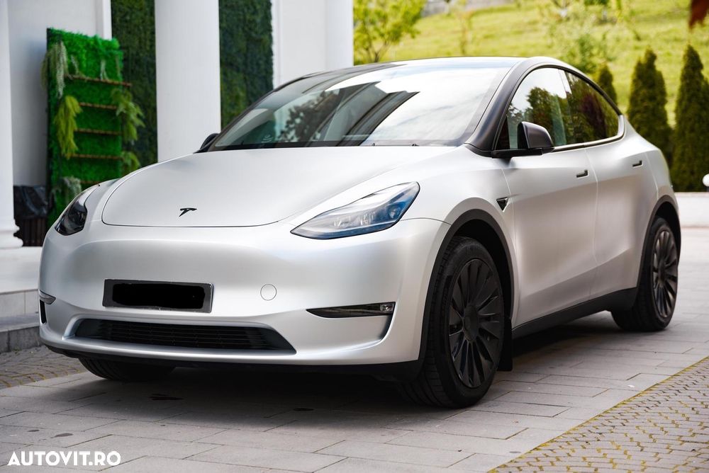 Tesla Model Y - 9