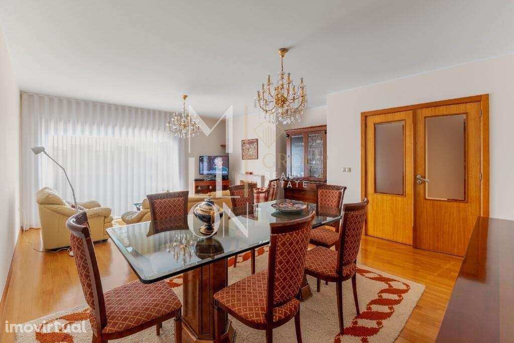 T2 com Suite, Varanda a Sul e Garagem Dupla a 10 min. do Hospital S. J - Grande imagem: 5/23