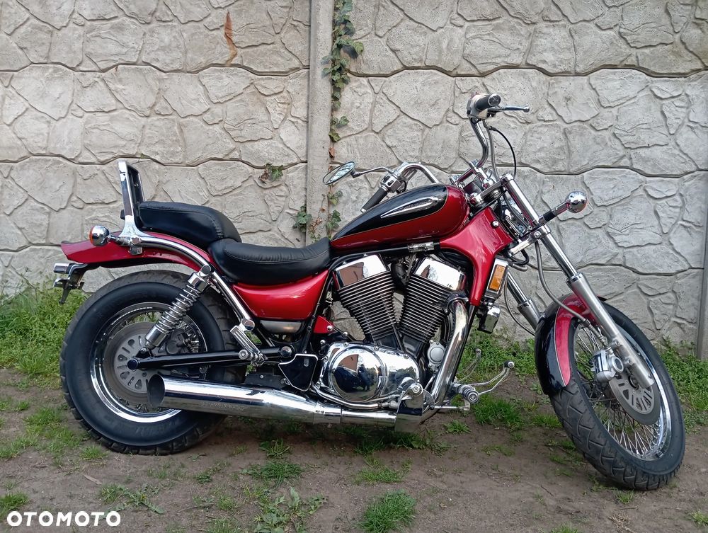 Suzuki Intruder - 3