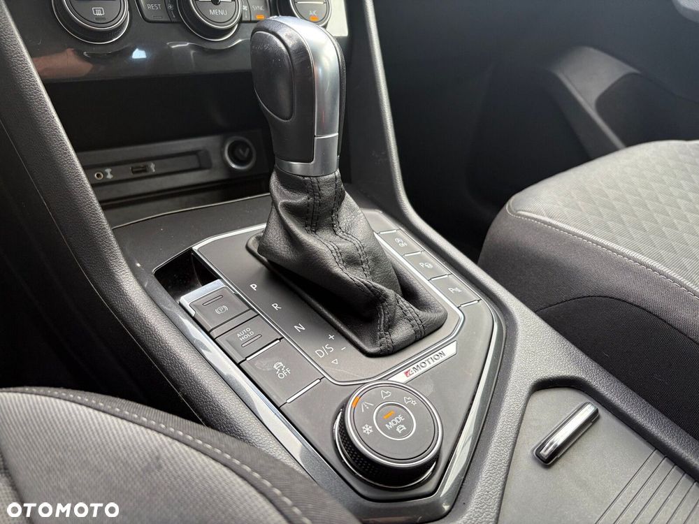 Volkswagen Tiguan - 24