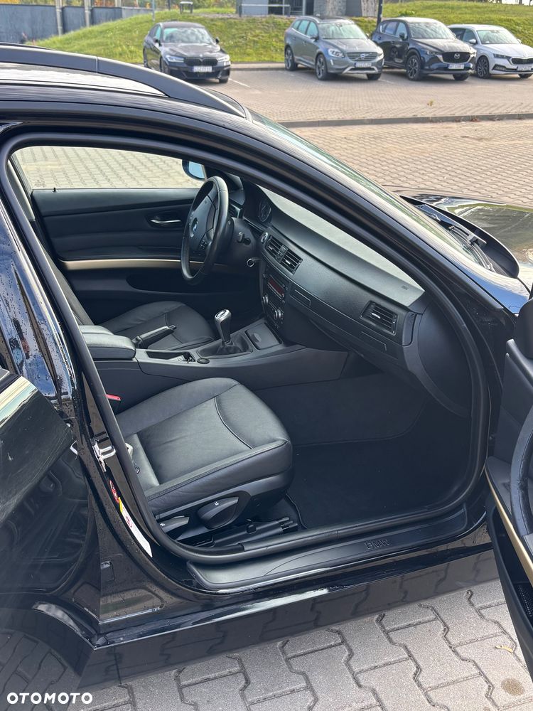 BMW Seria 3 318i - 8