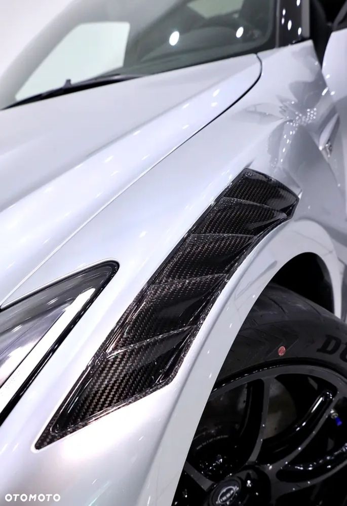 Nissan GT-R - 12
