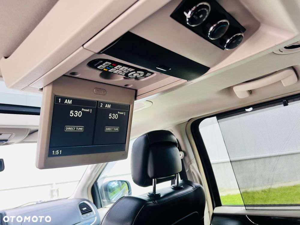 Chrysler Town & Country 3.6 Limited - 8
