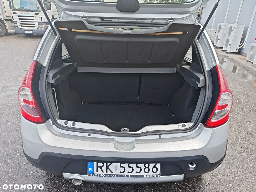 Dacia Sandero Stepway2 1.6 - 6