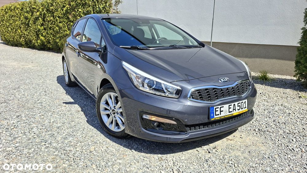 Kia Ceed 1.4 CVVT Dream-Team Edition - 26