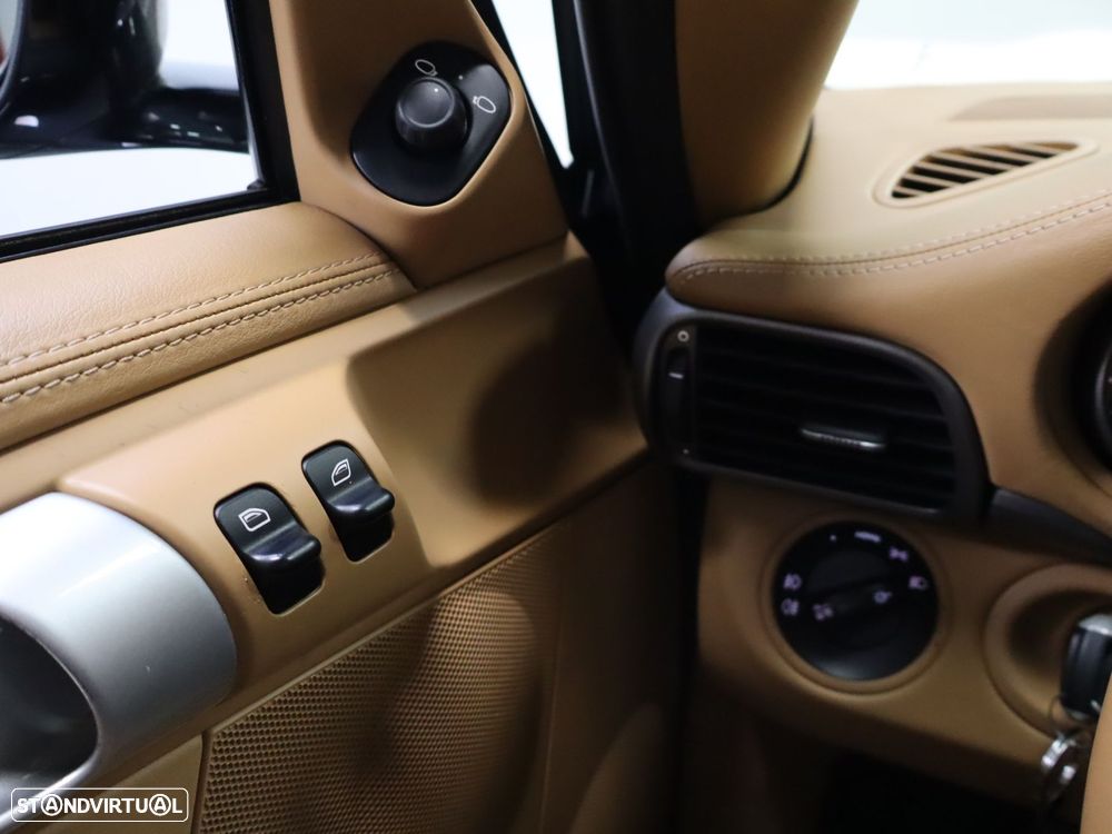 Porsche 911 (997) Carrera 4 Tiptronic - 15