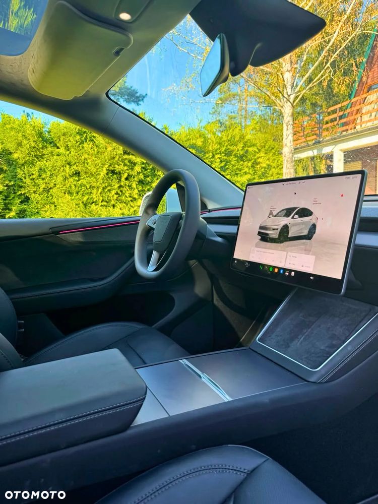 Tesla Model Y Long Range AWD - 5