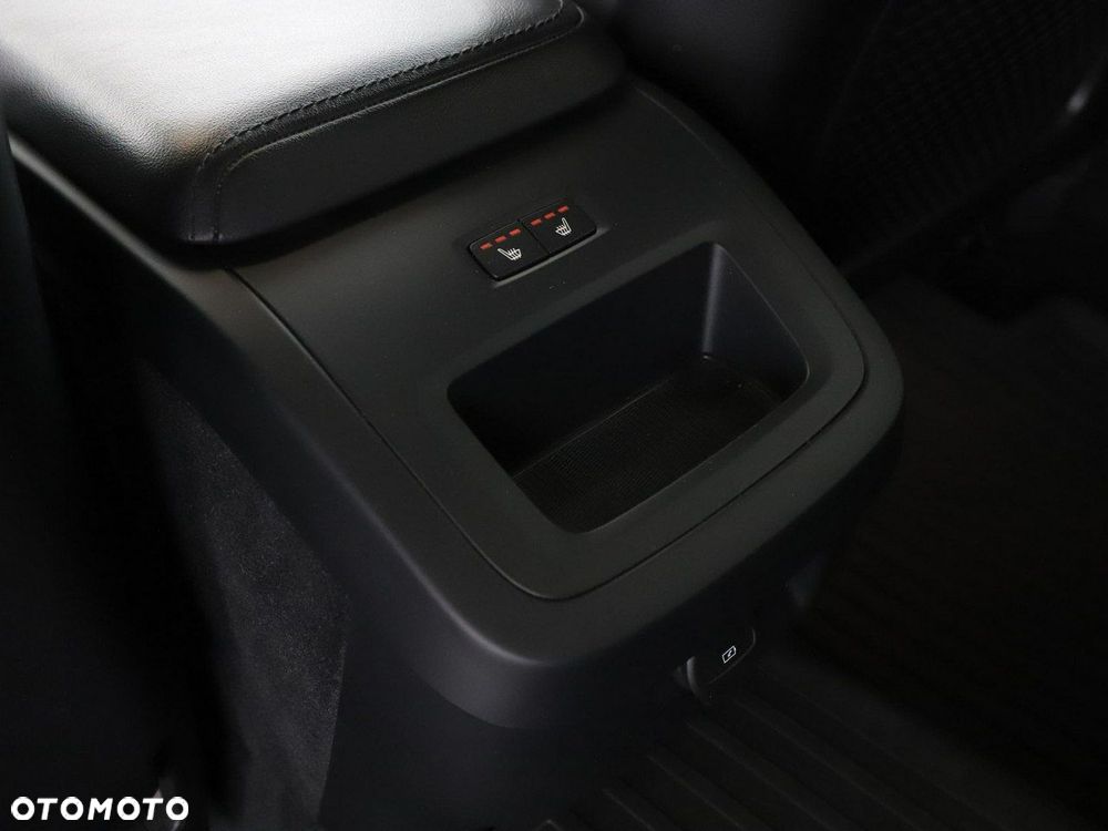 Volvo V60 B4 D Plus Dark - 39