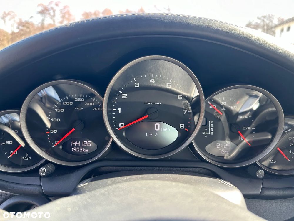 Porsche 911 Carrera 4 GTS PDK - 4