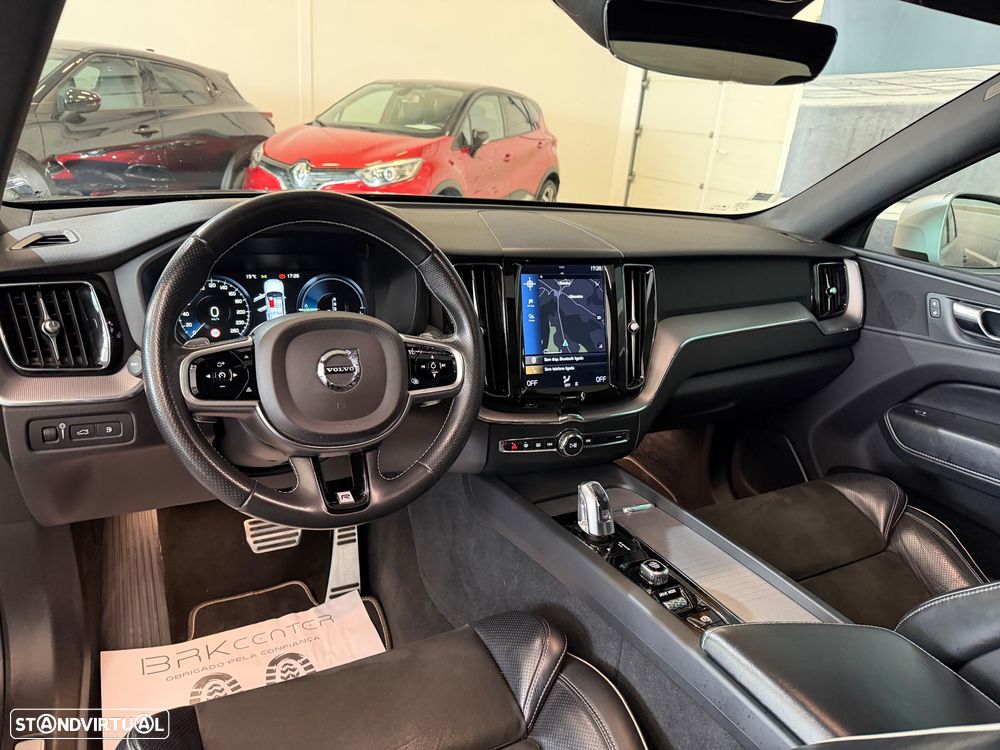 Volvo XC 60 2.0 T8 PHEV R-Design AWD - 11