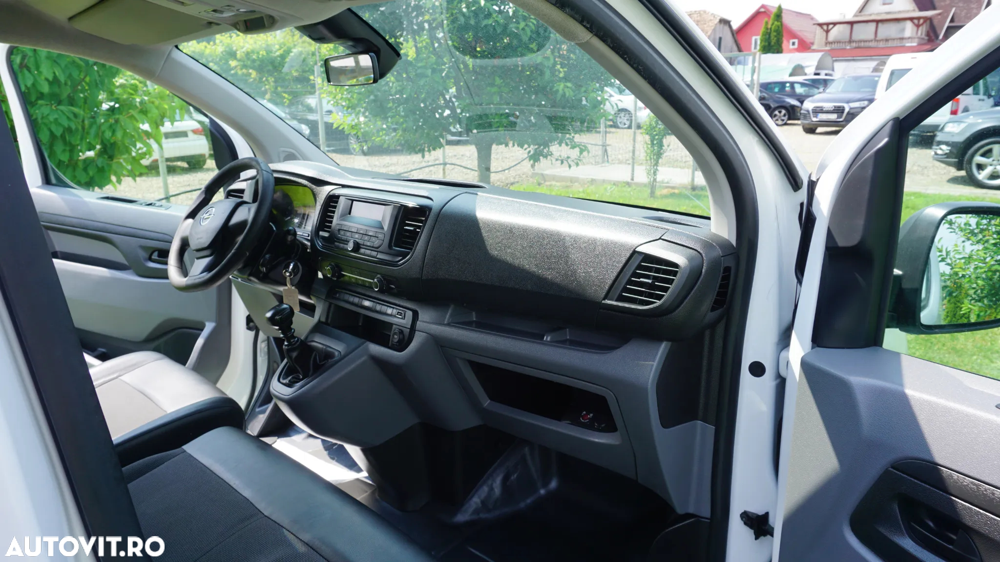Opel VIVARO - 9