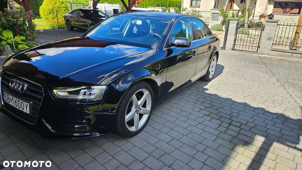Audi A4 Limousine - 1