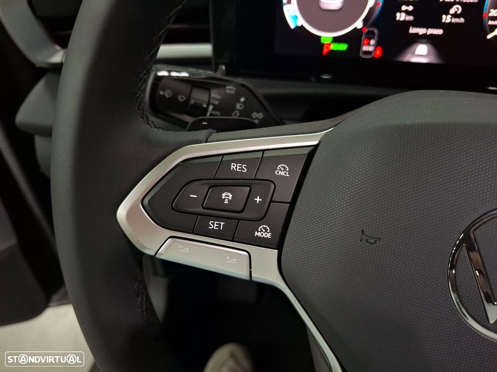 Volkswagen T-Roc 1.5 eTSI Style DSG — fotografia 16